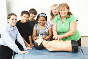 youth-participating-in-cpr-class