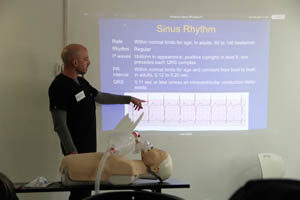 teaching sinus rhythm w/ mannequin